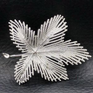 Vintage Sarah Coventry Leaf Brooch Feathery Textured Silver Tone Maximalist Pin0